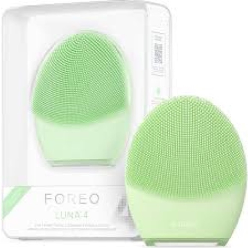 Foreo Luna 4 Facial Cleansing & Firming Brush